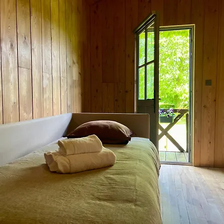 Casa de Férias Paisible Au Bord De L'eau -15 Mn Des Côtes