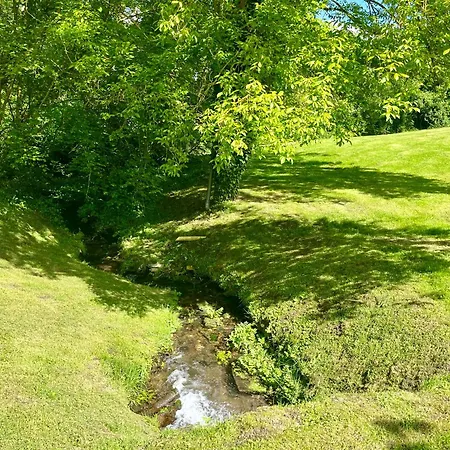 Paisible Au Bord De L'eau -15 Mn Des Cotes *