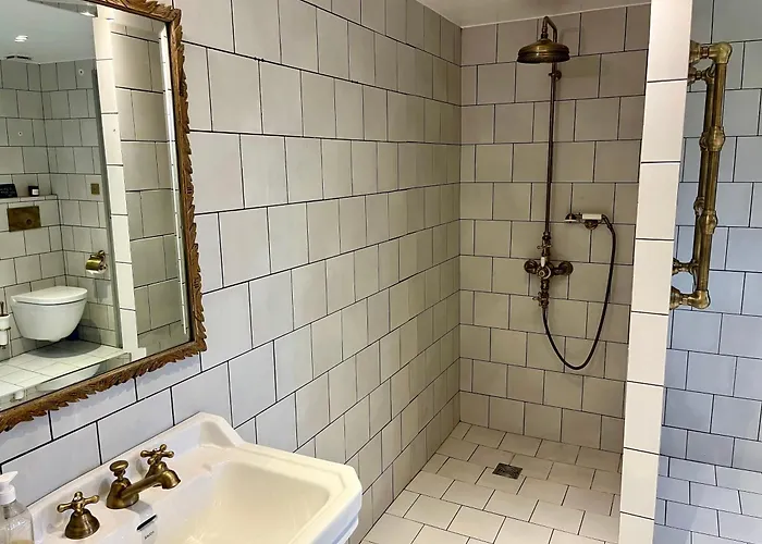 Paisible Au Bord De L'eau -15 Mn Des Cotes *