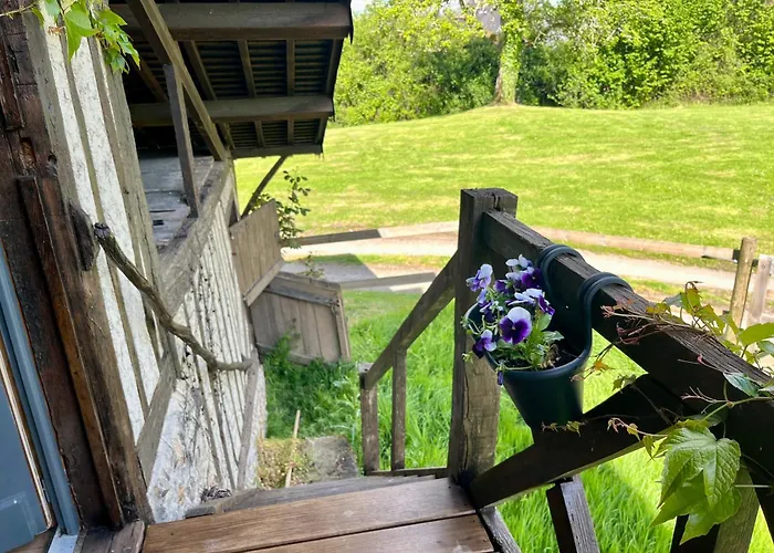 Paisible Au Bord De L'eau -15 Mn Des Cotes *