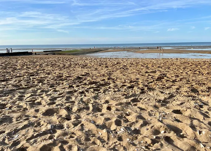 Paisible Au Bord De L'eau -15 Mn Des Cotes