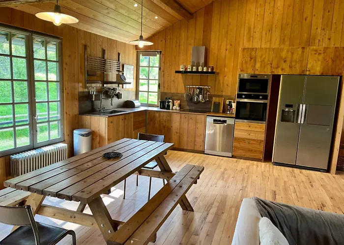 Paisible Au Bord De L'eau -15 Mn Des Cotes